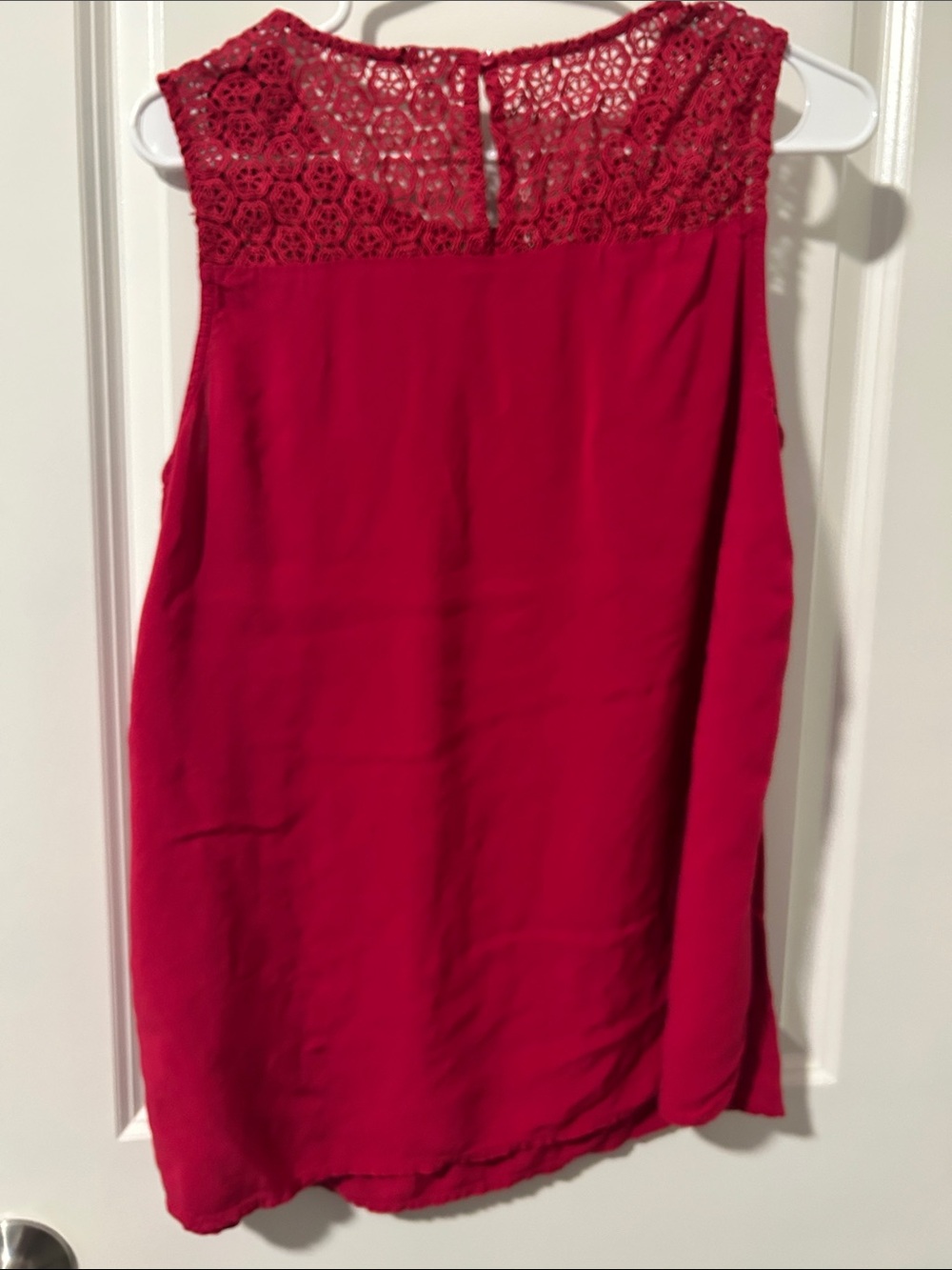 Old Navy Magenta Crochet Yoke Sleeveless Shirt - Picture 7 of 9